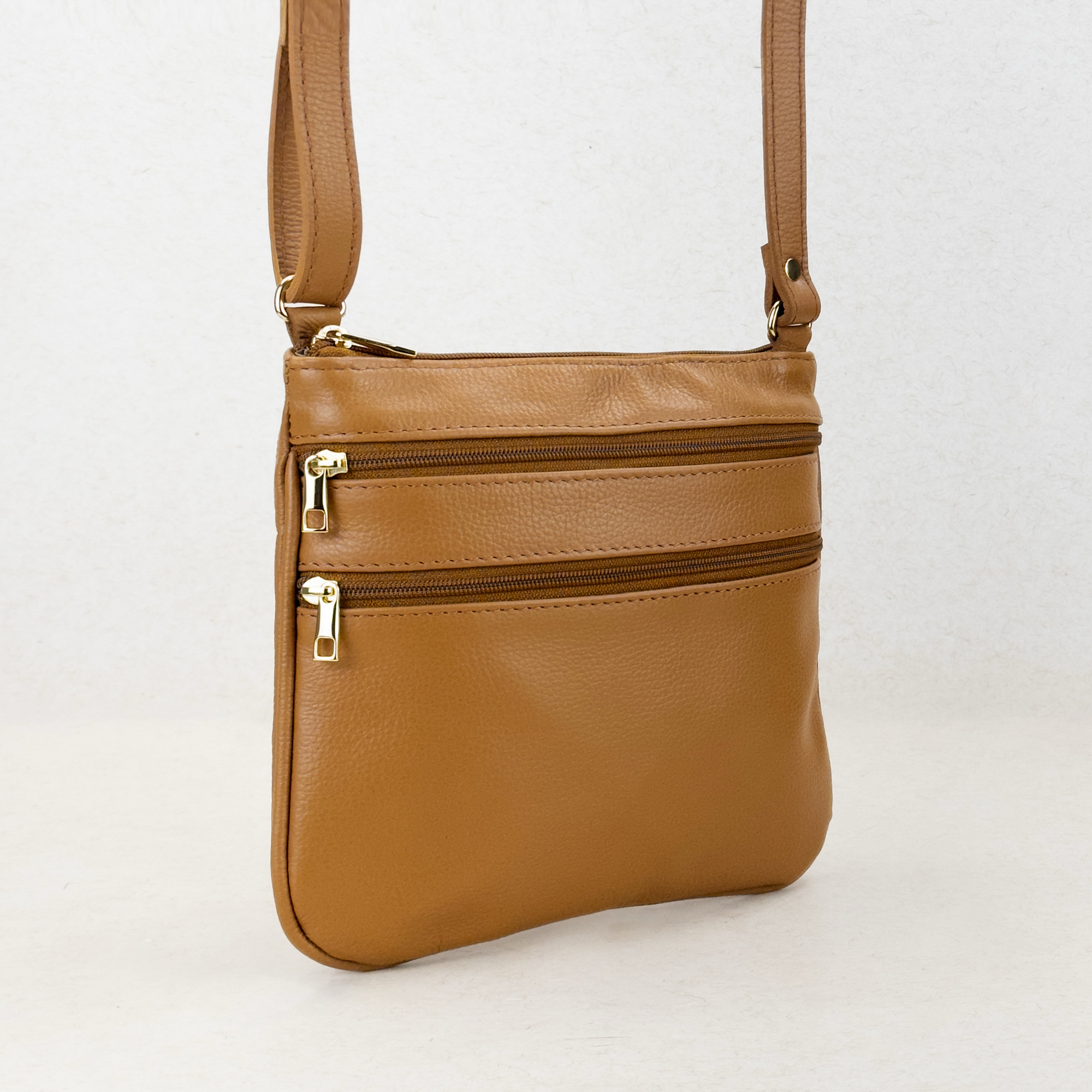 Alternative view of BOLSA TRANSVERSAL - 1799